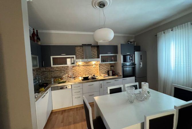 Shtepi me qera 2+1 ne Tirane - 600 Euro