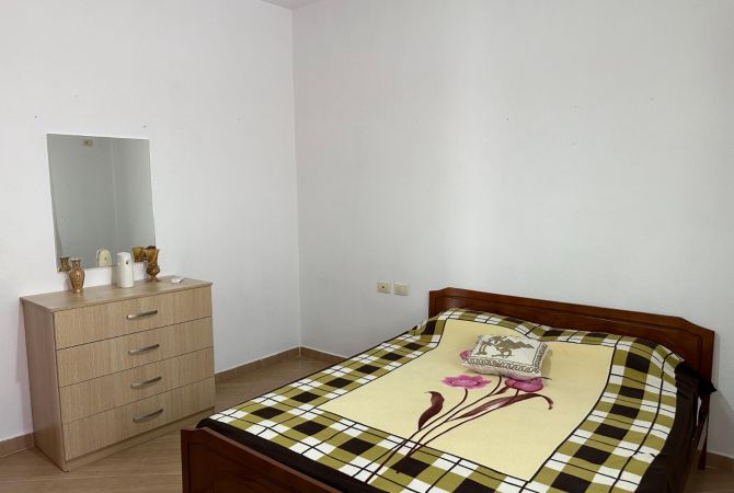 Shtepi me qera Apartament ne Tirane, 2+1, Mobilimi E mobiluar, Pagesa 40,000  Leke.