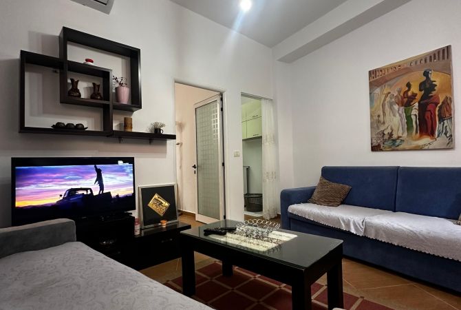 Shtepi me qera 1+1 ne Tirane - 45,000 Leke