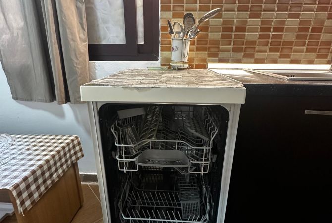 Shtepi me qera 1+1 ne Tirane - 45,000 Leke