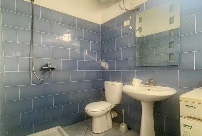 Shtepi me qera 1+1 ne Tirane - 400 Euro