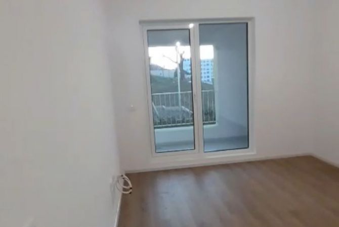 Shtepi me qera Apartament ne Tirane, 2+1, Mobilimi Bosh, pa mobiluar, Pagesa 350  Euro.