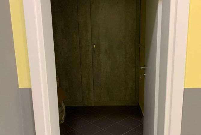 Jepet me qira ambjent per biznes ose perdorim te ndryshem tek Sheshi Willson 