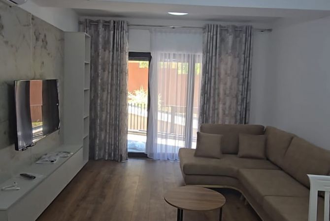 Shtepi me qera 1+1 ne Tirane - 60,000 Leke