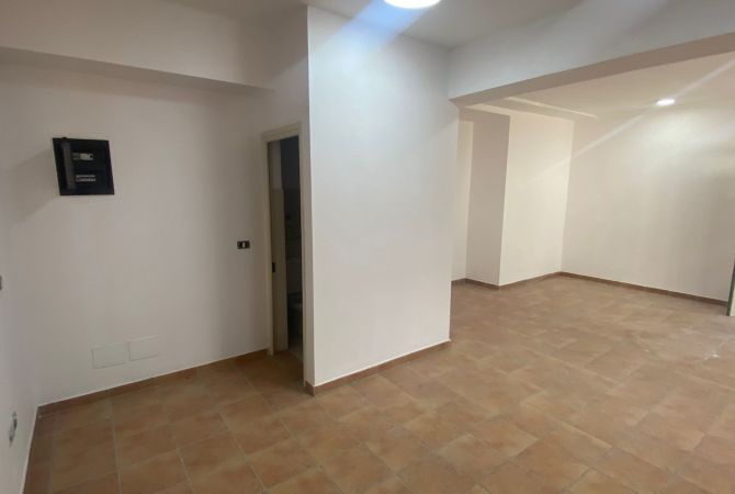 Business Property for Rent 1+1 in Tirana - 500 Euro