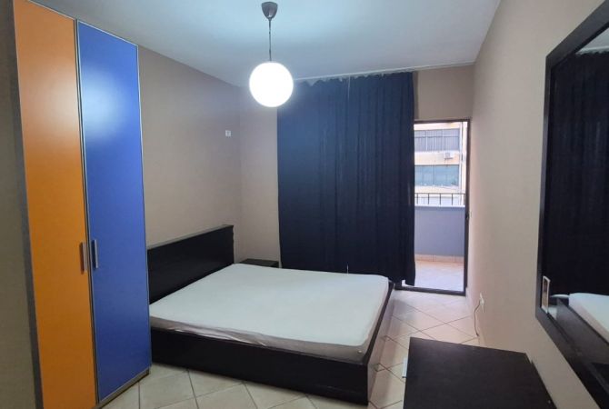 Shtepi me qera Apartament ne Tirane, 2+1, Mobilimi E mobiluar, Pagesa 650  Euro.