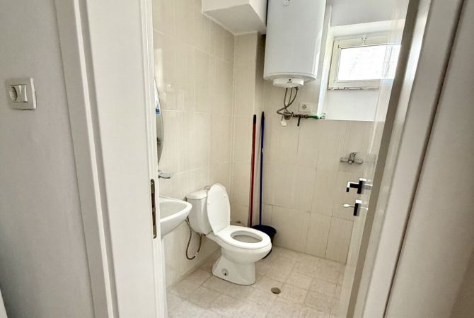 Shtepi me qera 1+1 ne Tirane - 50,000 Leke