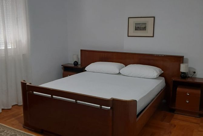 Shtepi me qera Apartament ne Tirane, 2+1, Mobilimi E mobiluar, Pagesa 60,000  Leke.