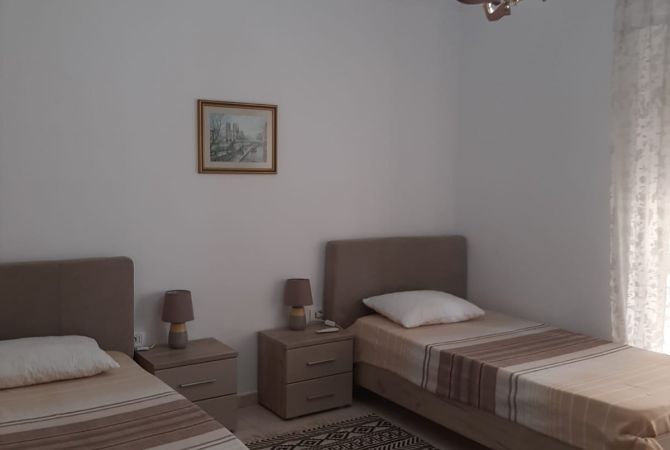 Shtepi me qera 2+1 ne Tirane - 60,000 Leke
