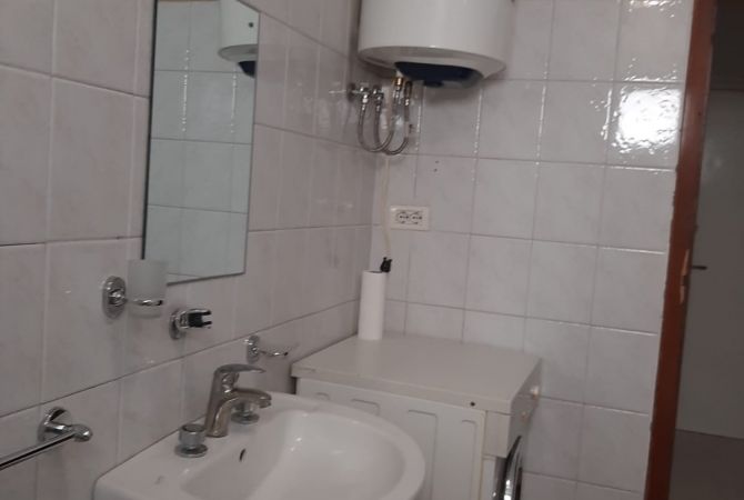 Shtepi me qera Apartament ne Tirane, 2+1, Mobilimi E mobiluar, Pagesa 60,000  Leke.