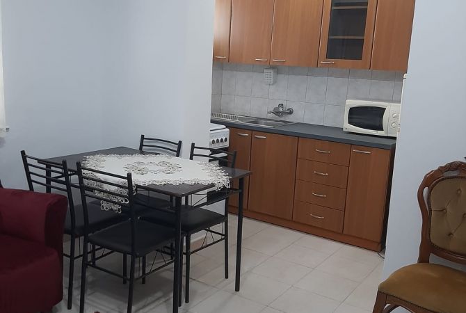 Shtepi me qera 2+1 ne Tirane - 60,000 Leke