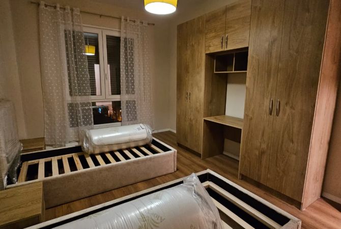 Shtepi me qera Apartament ne Tirane, 2+1, Mobilimi E mobiluar, Pagesa 700  Euro.
