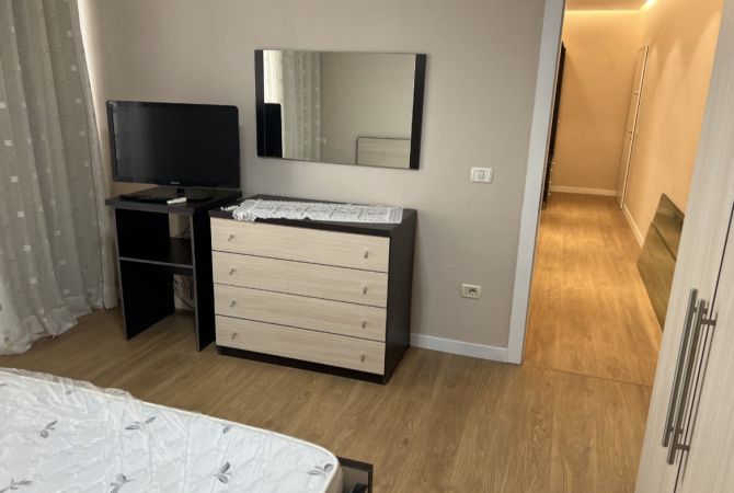 Shtepi me qera 1+1 ne Tirane - 55,000 Leke