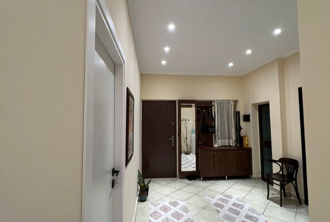 Shtepi me qera 2+1 ne Tirane - 500 Euro