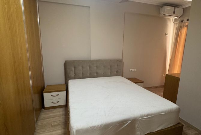 Shtepi me qera Apartament ne Tirane, 2+1, Mobilimi E mobiluar, Pagesa 50,000  Leke.