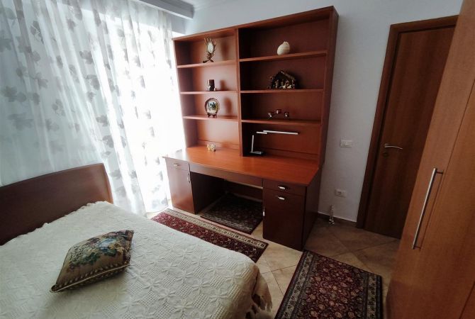 Shtepi me qera 2+1 ne Tirane - 850 Euro