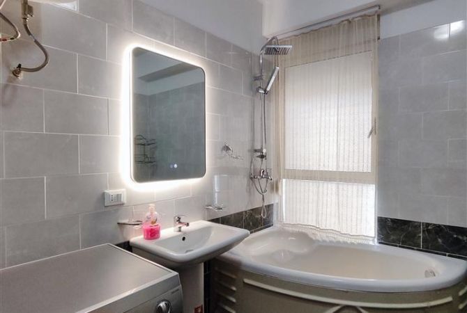 Shtepi me qera Apartament ne Tirane, 2+1, Mobilimi E mobiluar, Pagesa 850  Euro.