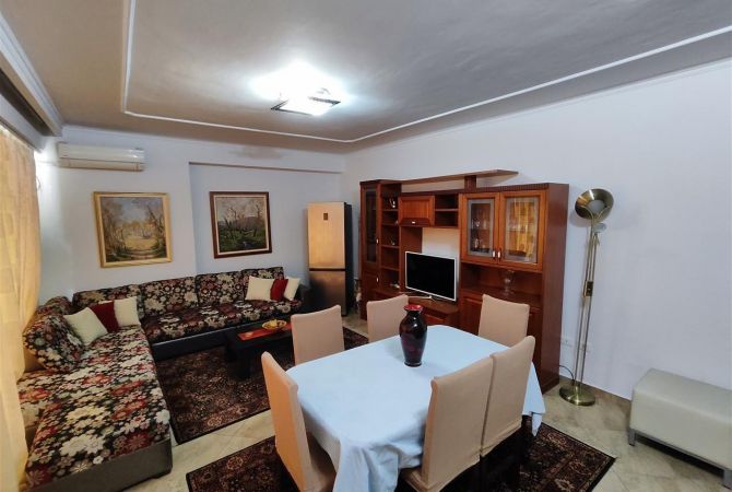 Shtepi me qera Apartament ne Tirane, 2+1, Mobilimi E mobiluar, Pagesa 850  Euro.