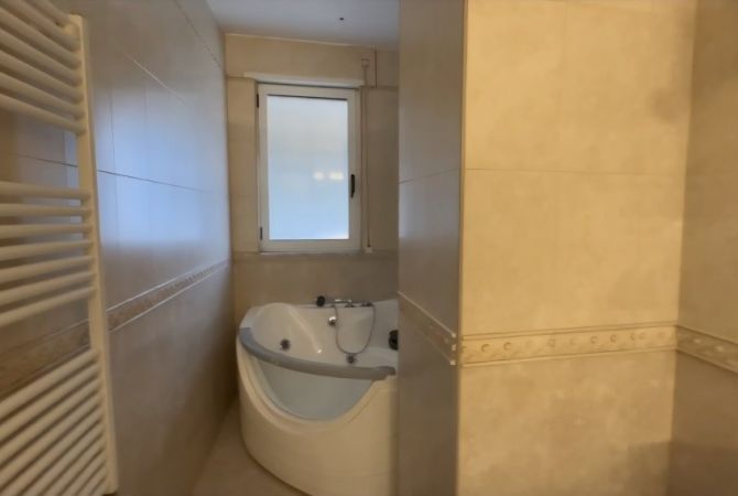 Shtepi me qera 2+1 ne Tirane - 800 Euro