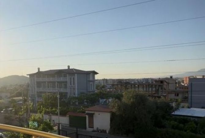 Shtepi me qera Apartament ne Tirane, 3+1, Mobilimi E mobiluar, Pagesa 650  Euro.