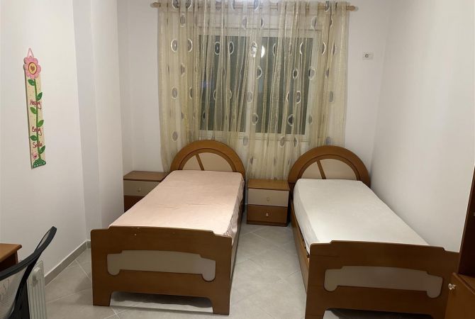 Shtepi me qera Apartament ne Tirane, 2+1, Mobilimi E mobiluar, Pagesa 50,000  Leke.