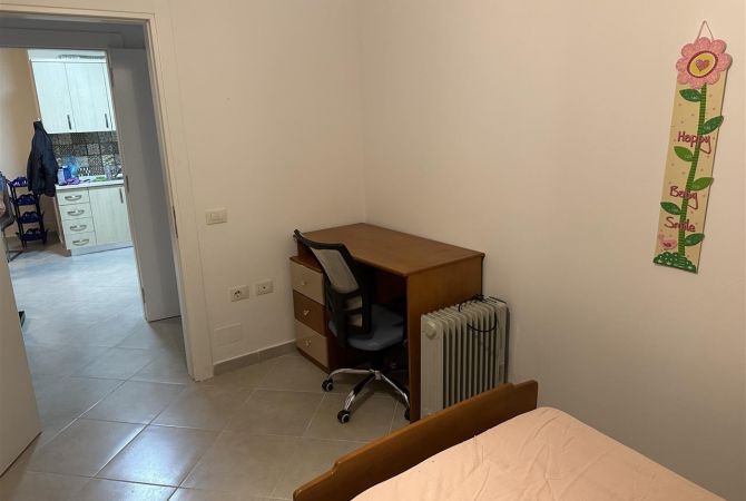 Shtepi me qera Apartament ne Tirane, 2+1, Mobilimi E mobiluar, Pagesa 50,000  Leke.
