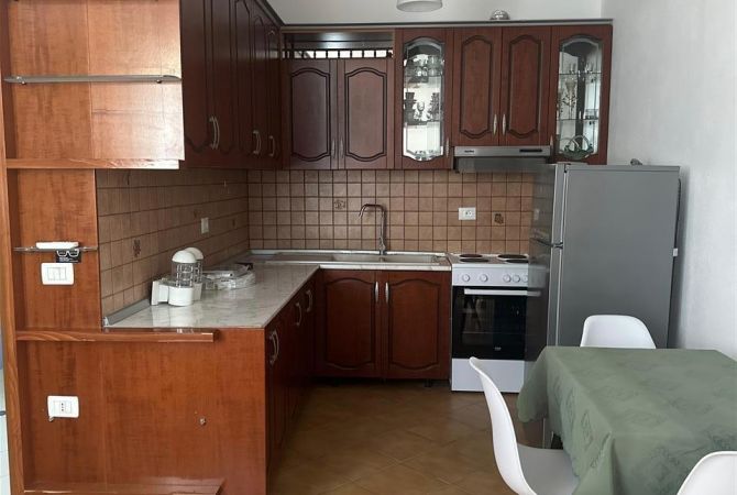 Shtepi me qera 2+1 ne Tirane - 400 Euro
