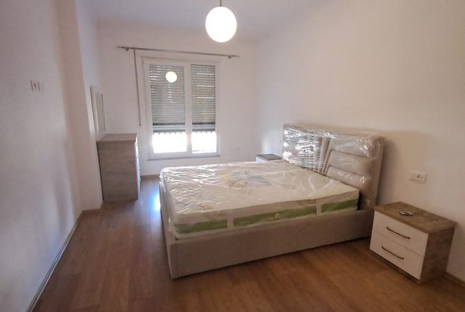 Shtepi me qera Apartament ne Tirane, 2+1, Mobilimi E mobiluar, Pagesa 500  Euro.