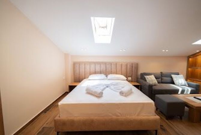 Shtepi ne shitje Apartament ne Tirane, 4+1, Mobilimi E mobiluar, Pagesa 550,000  Euro.