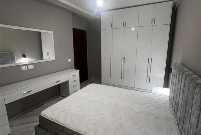 Shtepi me qera 2+1 ne Tirane - 40,000 Leke