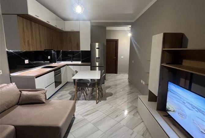 Shtepi me qera Apartament ne Tirane, 2+1, Mobilimi E mobiluar, Pagesa 40,000  Leke.