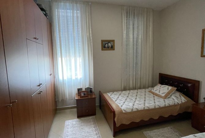 Shtepi me qera 3+1 ne Tirane - 450 Euro