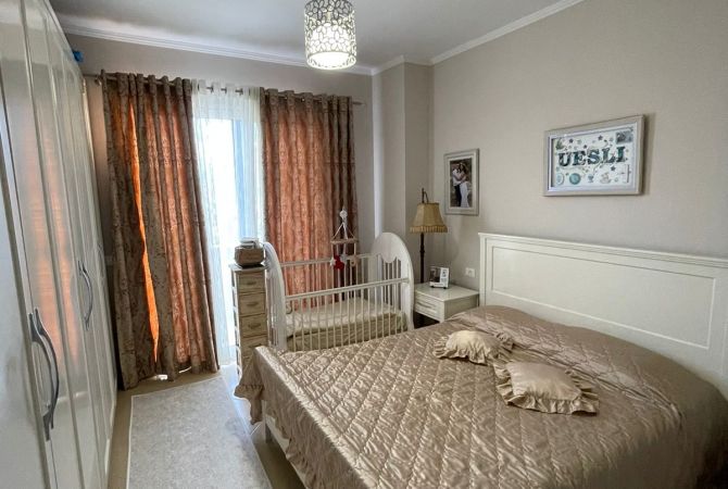 Shtepi me qera Apartament ne Tirane, 3+1, Mobilimi E mobiluar, Pagesa 450  Euro.