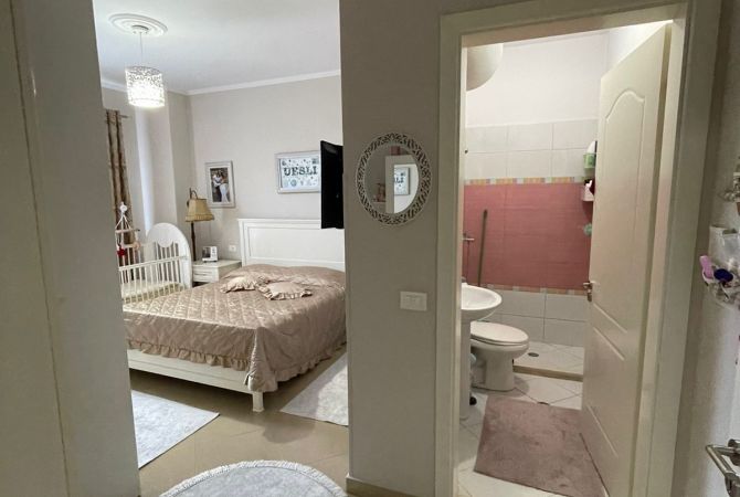 Shtepi me qera Apartament ne Tirane, 3+1, Mobilimi E mobiluar, Pagesa 450  Euro.