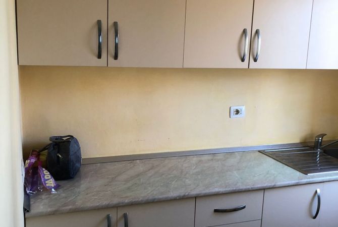 Shtepi me qera Apartament ne Tirane, 1+1, Mobilimi E mobiluar, Pagesa 350  Euro.