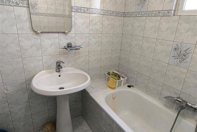 Shtepi me qera Apartament ne Tirane, 1+1, Mobilimi E mobiluar, Pagesa 420  Euro.