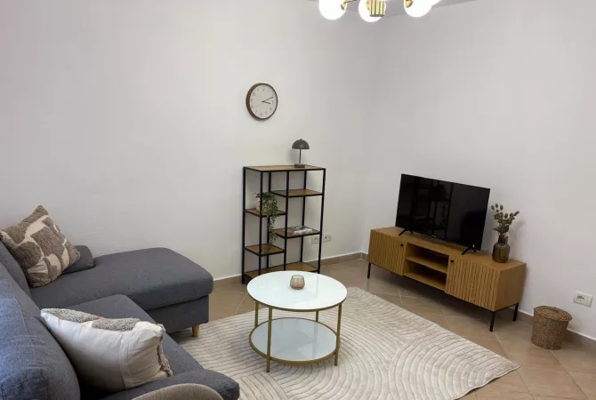 Shtepi me qera 1+1 ne Tirane - 50,000 Leke