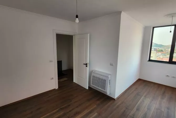 Shtepi ne shitje 3+1 ne Tirane - 270,000 Euro