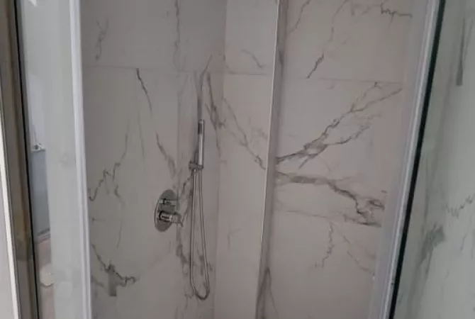 Shtepi ne shitje Vila Luksoze ne Tirane, 3+1, Mobilimi Bosh, pa mobiluar, Pagesa 270,000  Euro.