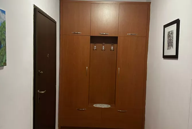 Shtepi me qera 2+1 ne Tirane - 650 Euro