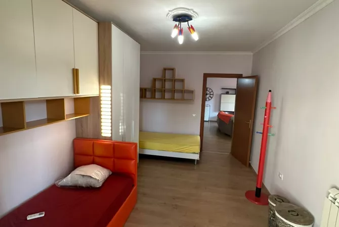 Shtepi me qera 2+1 ne Tirane - 650 Euro
