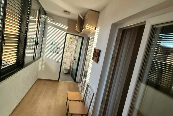 Shtepi me qera Apartament ne Tirane, 2+1, Mobilimi E mobiluar, Pagesa 650  Euro.