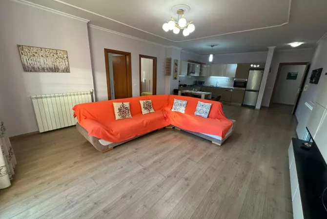 Shtepi me qera Apartament ne Tirane, 2+1, Mobilimi E mobiluar, Pagesa 650  Euro.