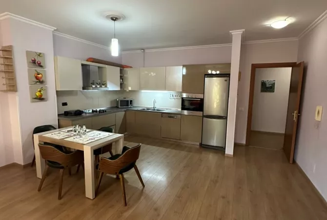 Shtepi me qera Apartament ne Tirane, 2+1, Mobilimi E mobiluar, Pagesa 650  Euro.