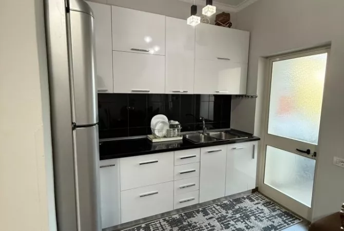 Shtepi me qera 2+1 ne Tirane - 550 Euro