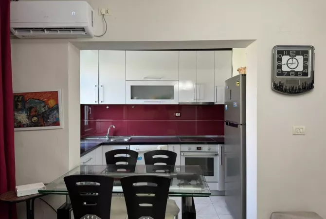 Shtepi me qera 2+1 ne Tirane - 700 Euro