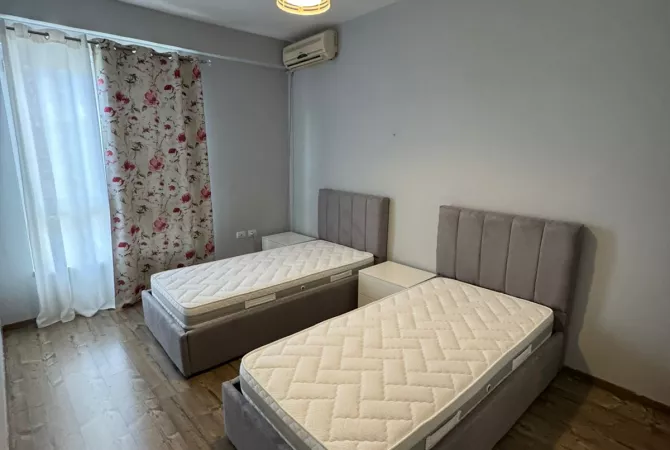 Shtepi me qera Apartament ne Tirane, 2+1, Mobilimi E mobiluar, Pagesa 750  Euro.