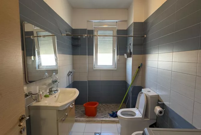 Shtepi me qera Apartament ne Tirane, 2+1, Mobilimi E mobiluar, Pagesa 750  Euro.