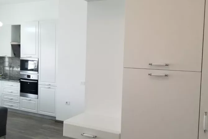 Shtepi me qera 3+1 ne Tirane - 1,200 Euro