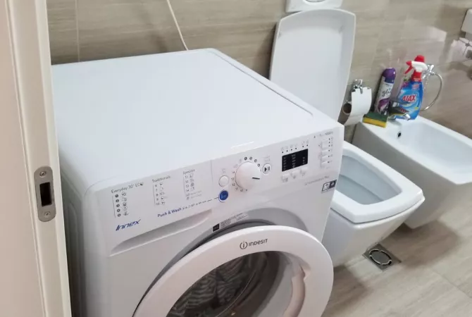 Shtepi me qera Apartament ne Tirane, 3+1, Mobilimi E mobiluar, Pagesa 1,200  Euro.